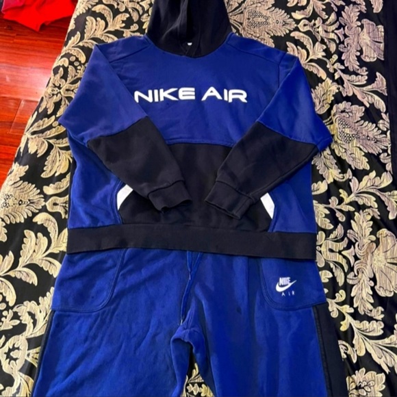 Nike sweat suit